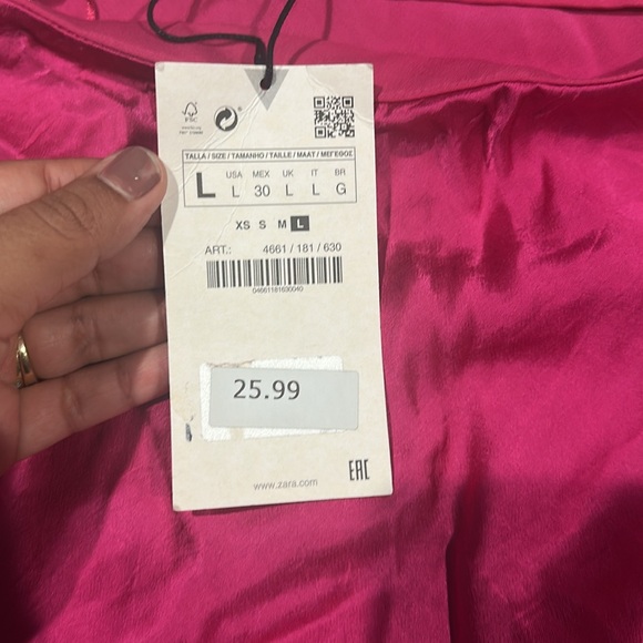 NWT hot pink ZARA skirt. Size Large. - Picture 4 of 4